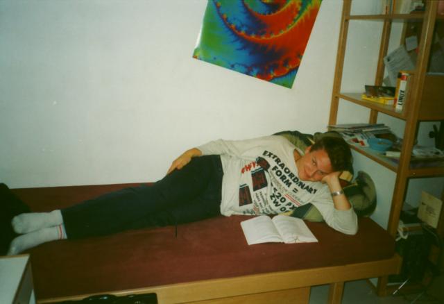 Ich beim Lesen im Bett